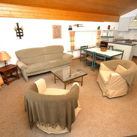 Apollo Apartment *